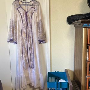 Flowy white lace and lace up vintage dress